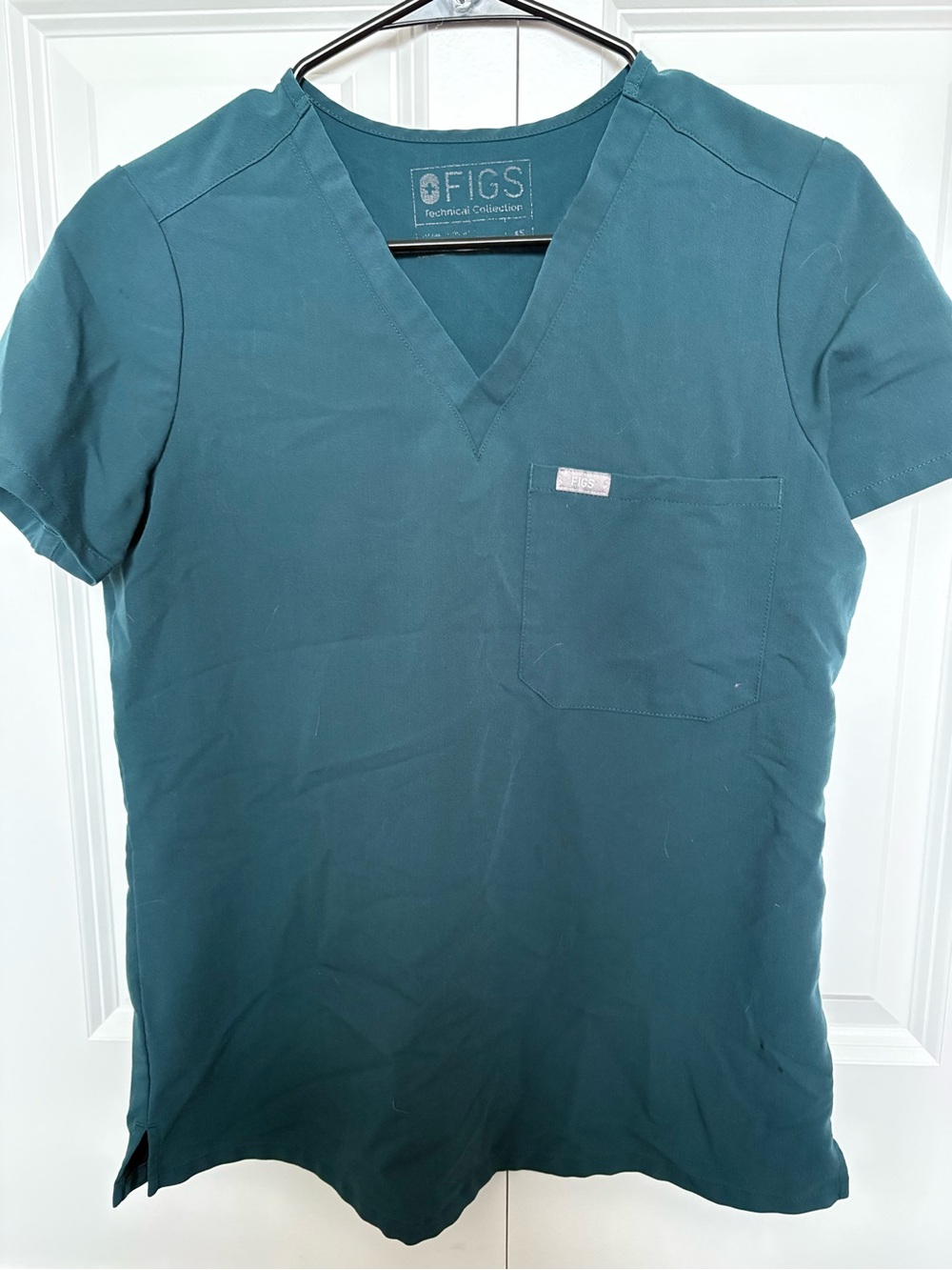 FIGS Women’s Caribbean Blue Catarina Scrub Top